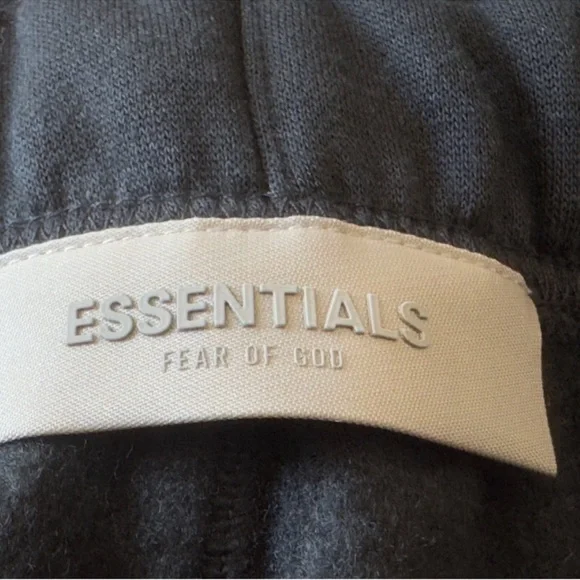 NEW Fear of God Essentials Sweatpants Stretch Limo Size SMALL Black - Picture 6 of 6